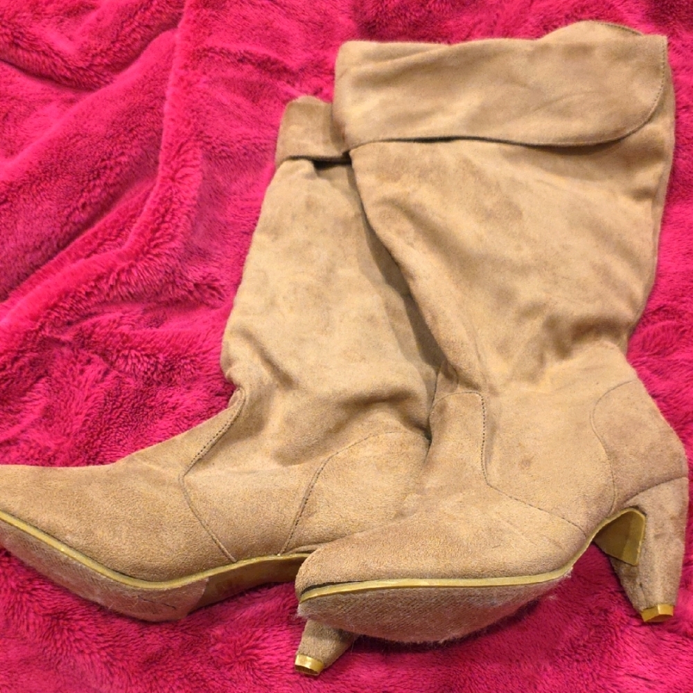 NEW-Rue21 Tan Heeled Boots